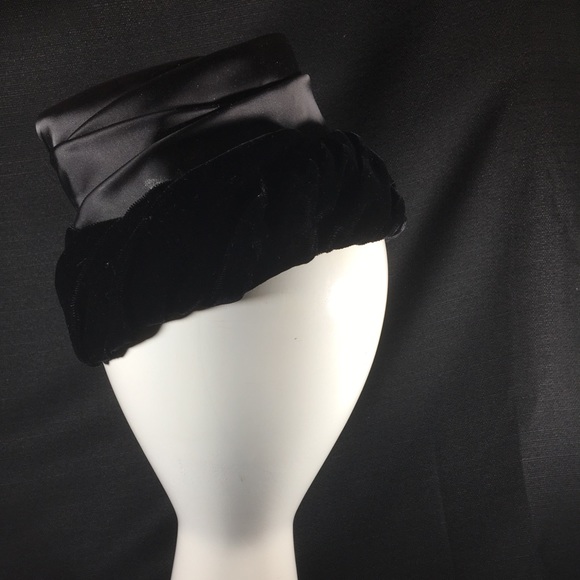 🧡Vintage🧡 GORGEOUS Wesco Velvet and Satin Hat - Picture 4 of 5